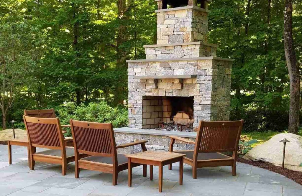 Outdoor Fireplace or Fire Pit